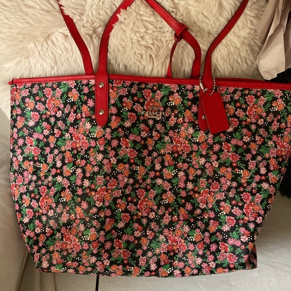 Coach Red Reversible Floral Tote Bag with insert pouch - Picture 2 of 9
